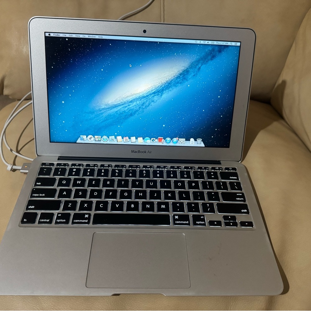 Apple Silver MacBook 2013 with Charger - Picture 3 of 6